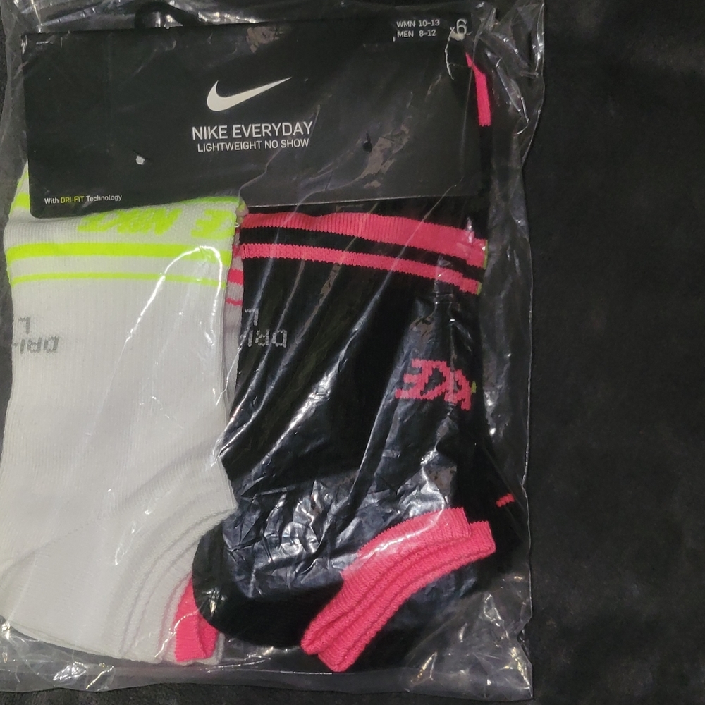 Nike dri fit socks